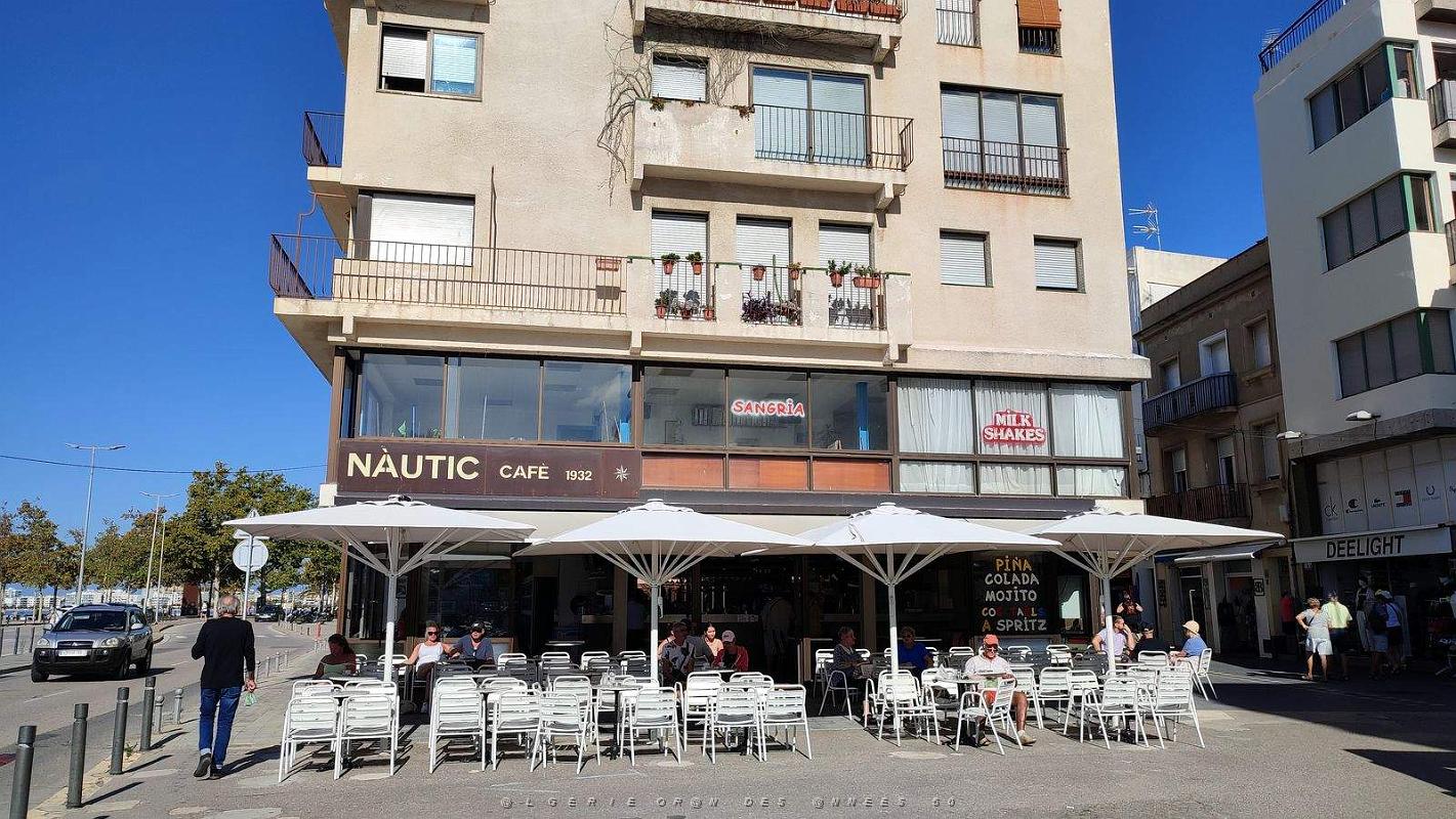 33 - Rosas - Paseo Maritime et Plage Nova.jpg